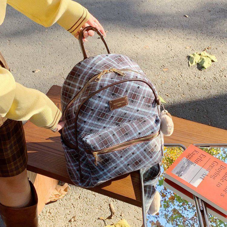 高级感大容量双肩包呢子布小香风电脑背包女士外出旅行包时尚书包