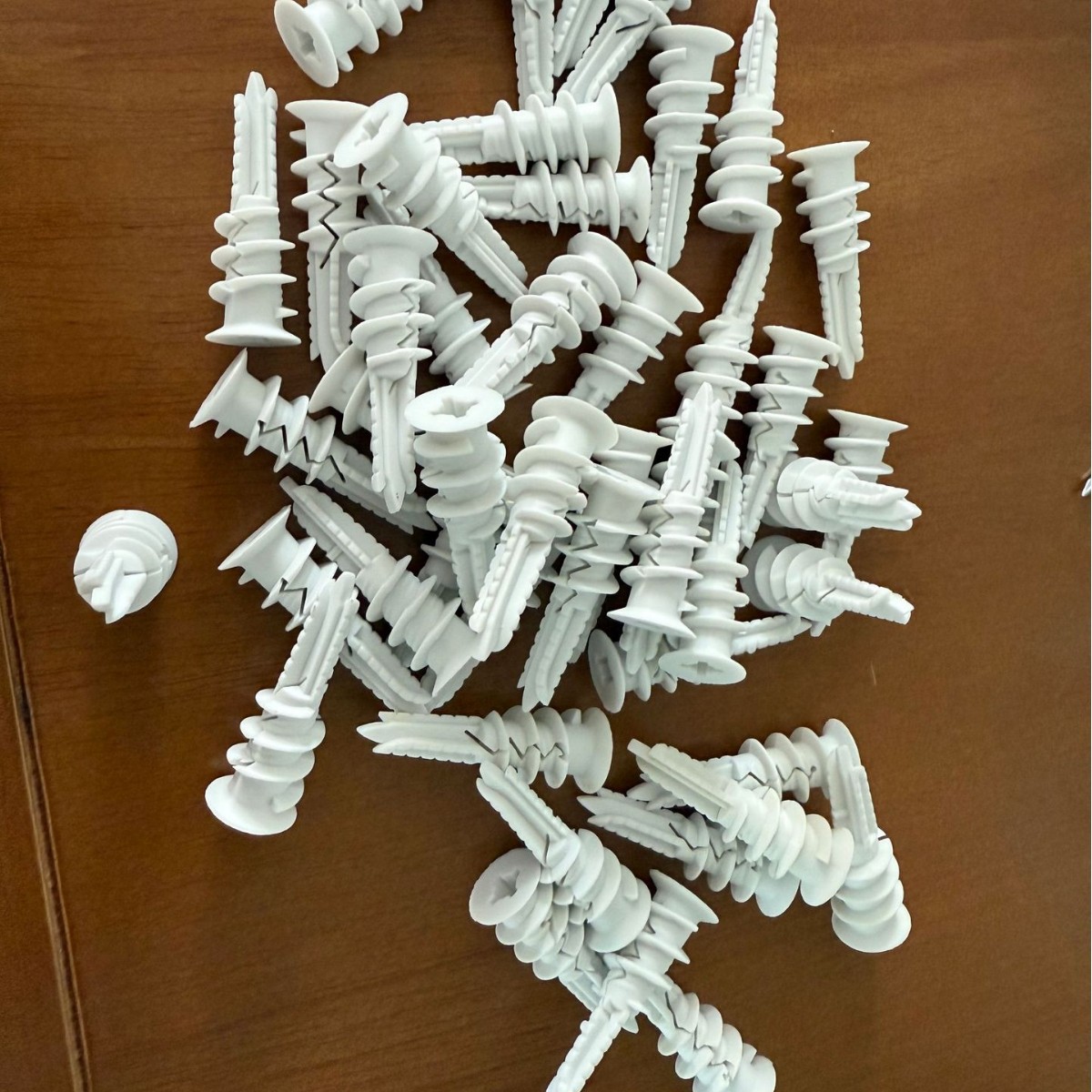石膏板吊顶13X40尼龙螺旋膨胀管