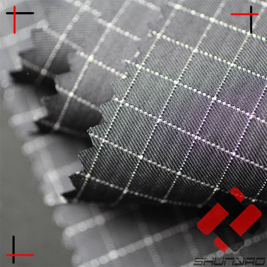 舜尧c织全涤色格子反DL1519光布0.8m高亮反光丝夹克面料