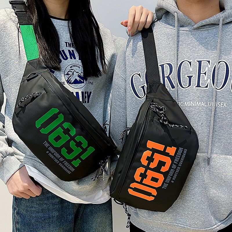 日系斜挎包女大容量百搭运动单肩背包男休闲学生街头潮流时尚胸包