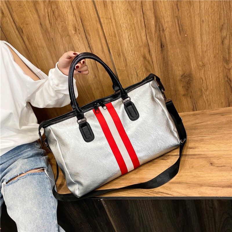 新款银色彩带健身包独立仓鞋大容量旅行包出差行李袋登机包瑜珈包