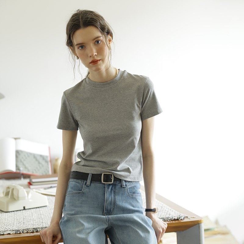 春也白 法式简约风小高领百搭显瘦短袖打底衫T恤女夏新款正肩上衣
