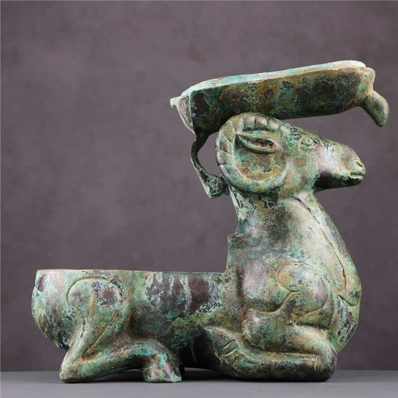 古青铜器 西汉卧羊灯 古代铜灯灯具做旧影视道具 河北博物馆藏