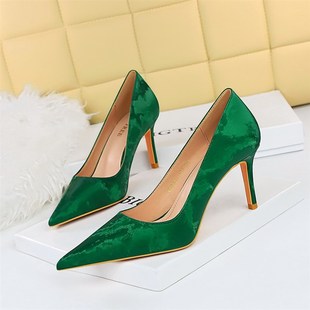 搭配礼服的高跟鞋设计感小众气质尖头女细跟绿色结婚宴会单鞋秋冬