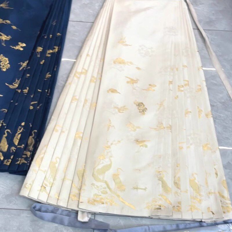 2025早春新款中国风小众白色印花改良马面裙半身裙日常通勤小个子