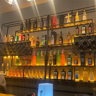 酒吧吧台酒柜靠墙创意工业风酒架子展示葡萄酒红酒铁艺酒架壁挂式
