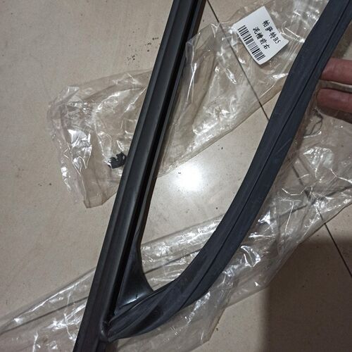 新老款帕萨特B5领驭原车窗玻璃导轨条车门玻璃头道密封条带绒泥槽