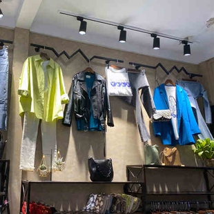 服装店墙壁挂架挂衣杆固定在墙上的挂衣架打孔挂衣杆u型侧装陈w9