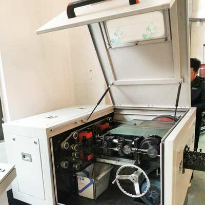 自动高速制钉机圆钉机盘条拔丝成型设备低噪音制钉祥盛机静音设计