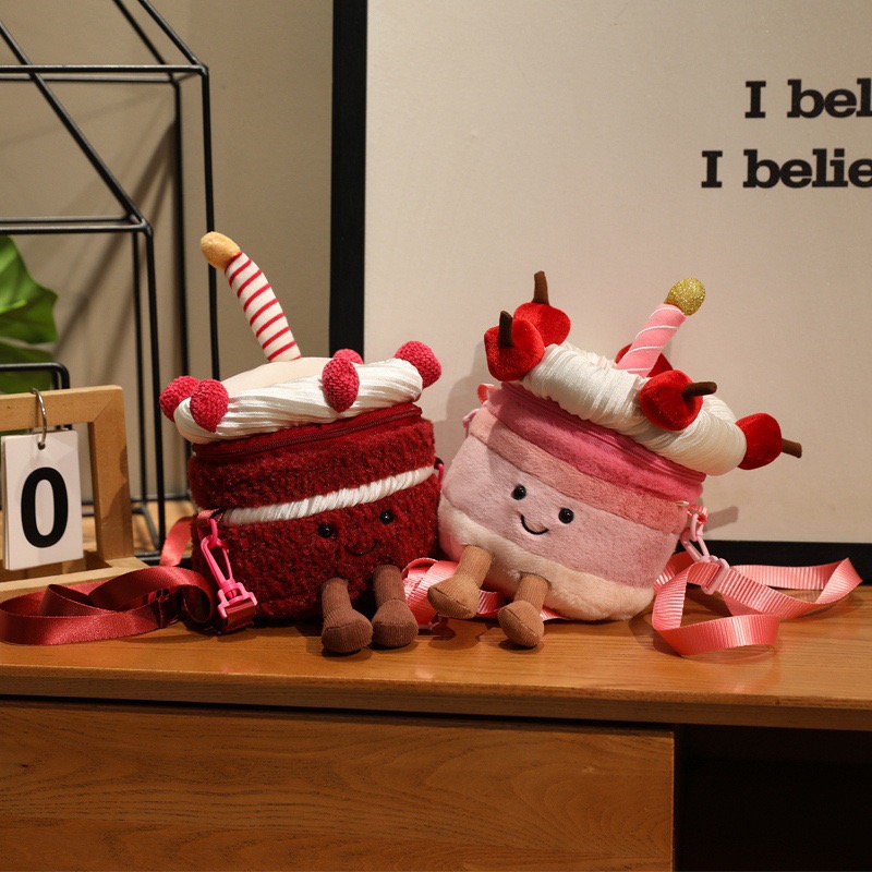 抖音小红书生日仪式感jc风格樱桃蛋糕红丝绒蛋糕公仔毛绒玩具礼物