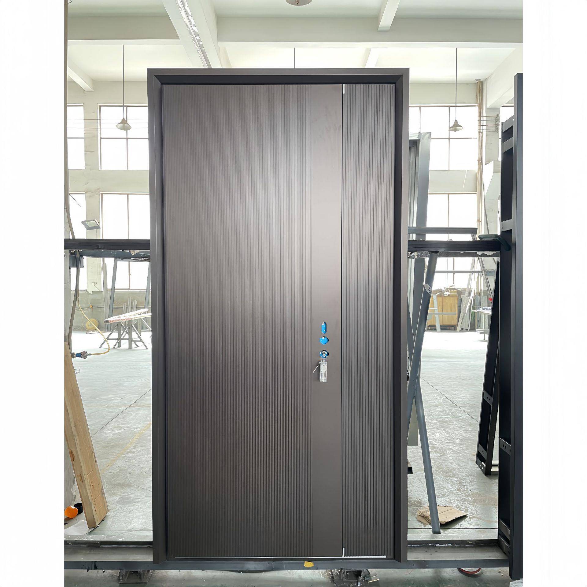 前后双色直条纹子母铝木装甲门铸铝门前四毫米铝板背二毫米铝板