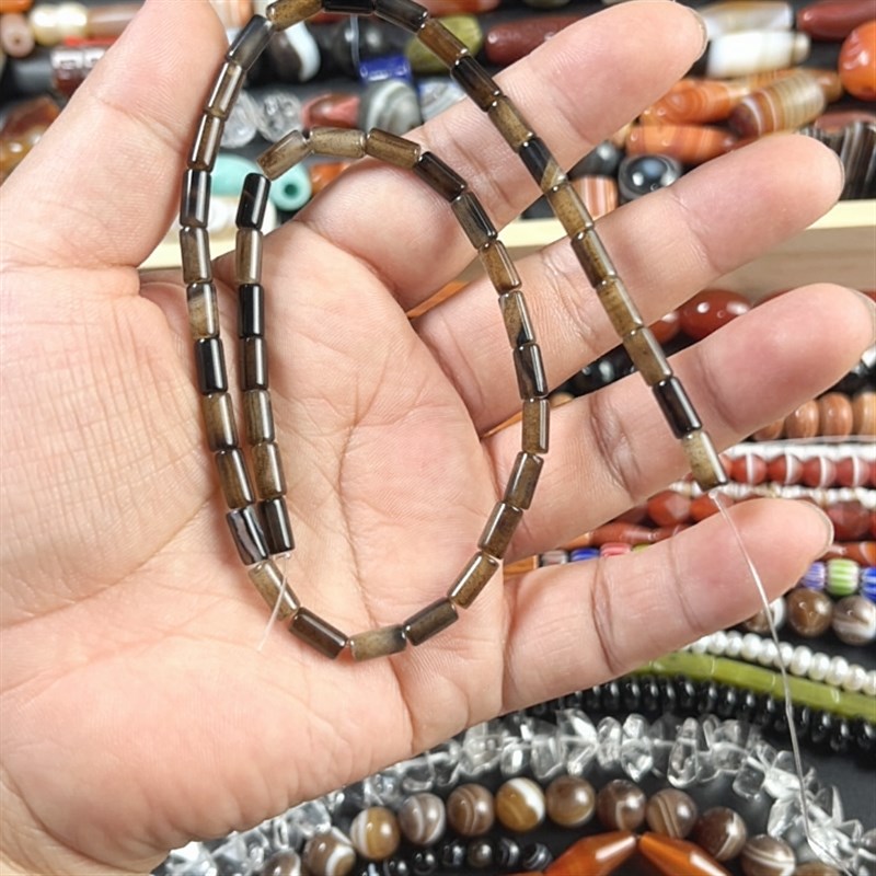 4*8mcm玛瑙管珠一条