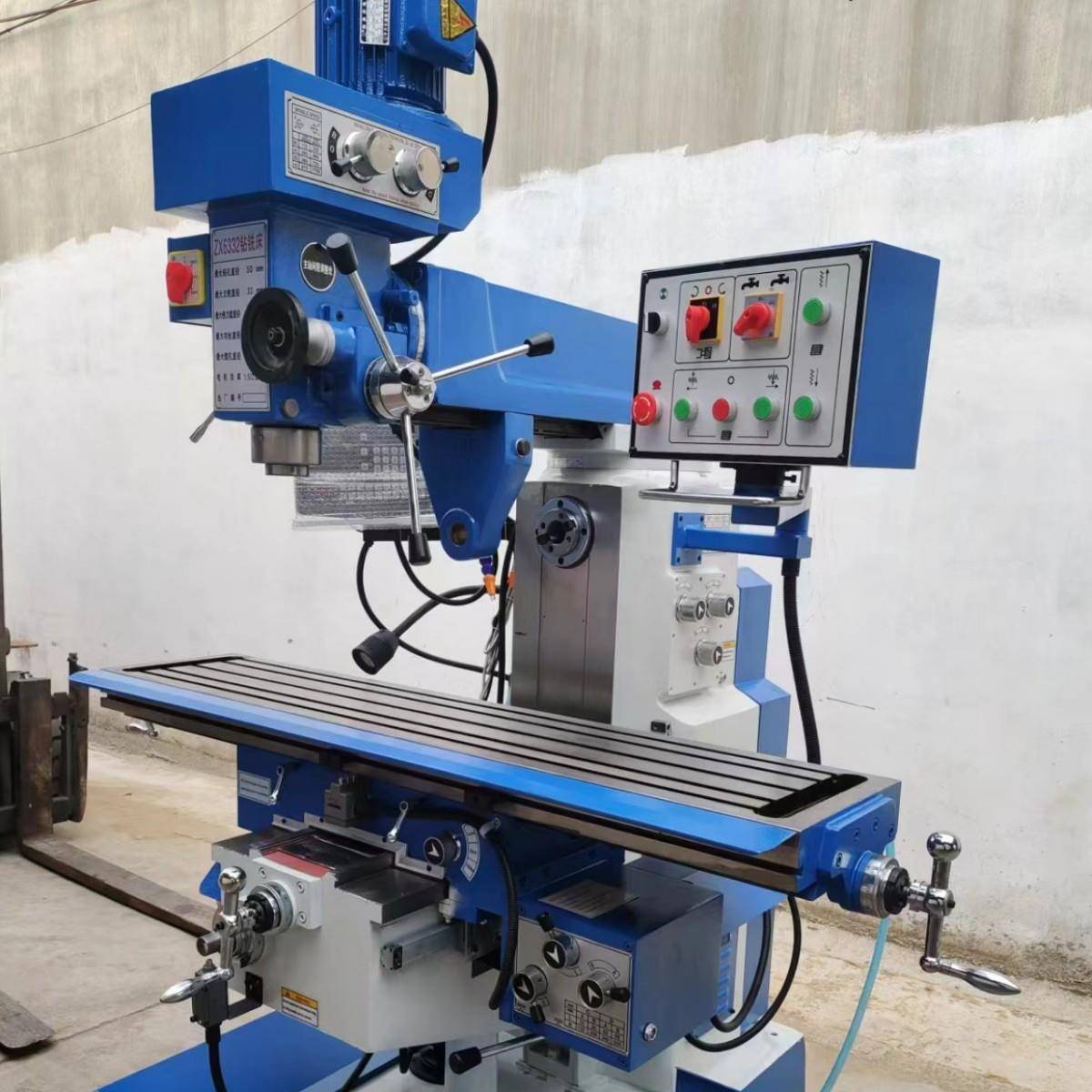 厂家供应ZX6332A系列多功能钻铣床立卧两用钻铣床加工铣头可以旋