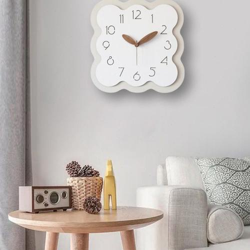 奶油风客厅静音挂钟2023新款网红时钟现代简约钟表家用免打孔挂表