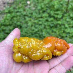 黄龙玉貔貅抱球吸财手把件男士特大号随身携带手玩件小摆件