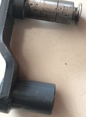 雷沃RG70/80水稻收割机配件领航版精钢主脱粒张紧轮支臂原装