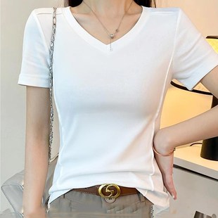 T恤大版 T恤 简约显瘦遮屁股2025春女宽松慵懒风V领纯色上衣女大码