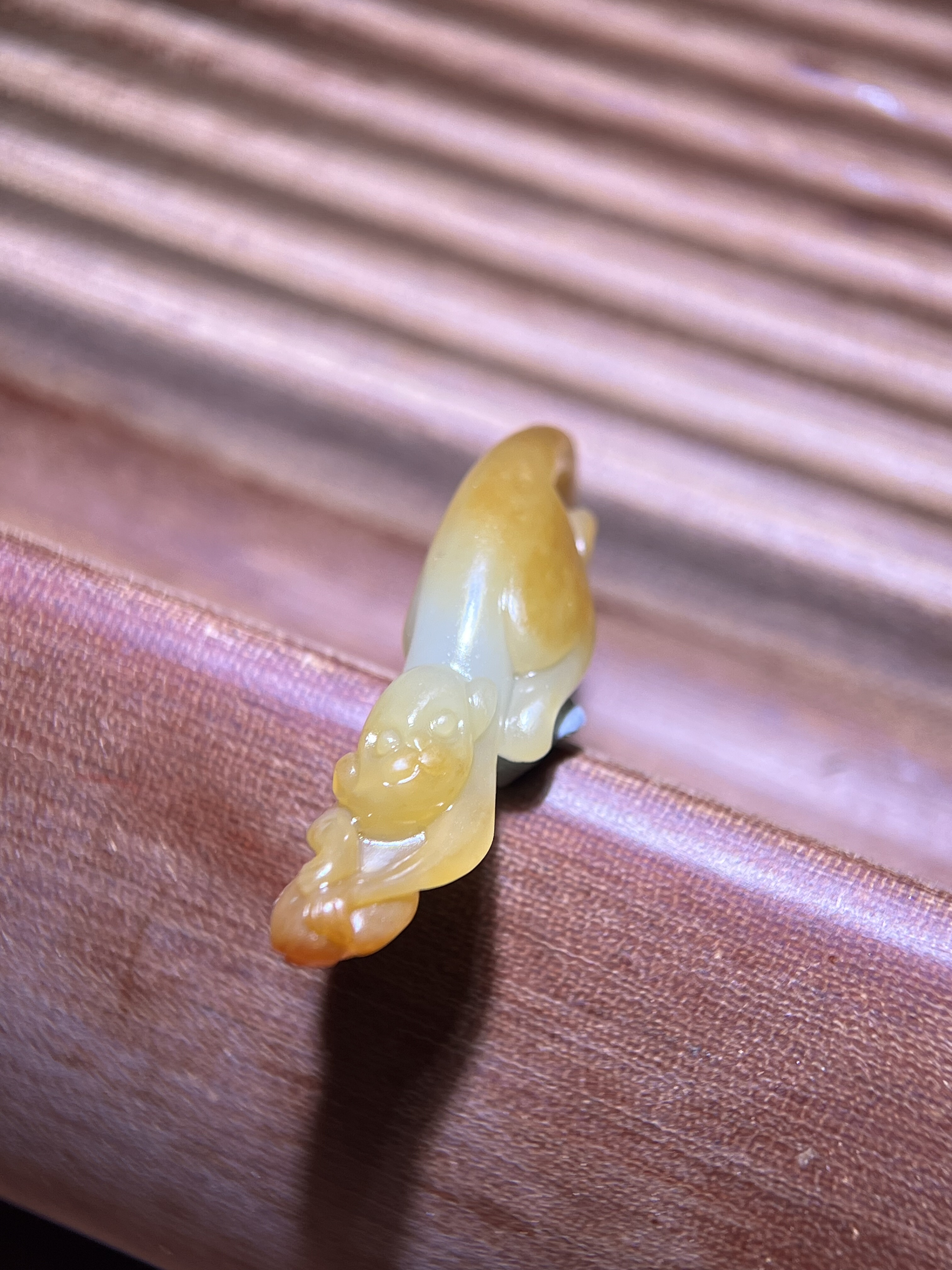 籽料黄沁猴子配饰挂件吊坠尺寸：籽料