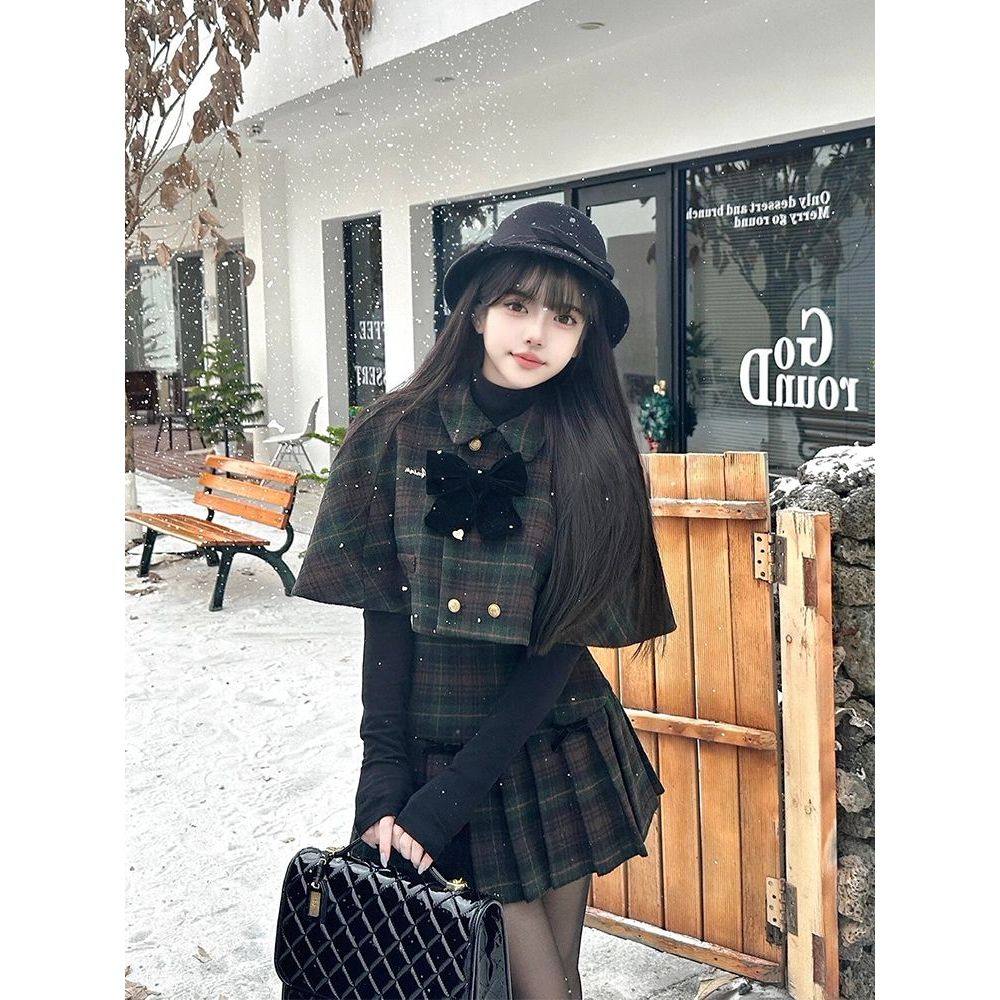2025年新款韩版英伦学院斗篷披肩格纹高级洋气外套百褶半身裙套装