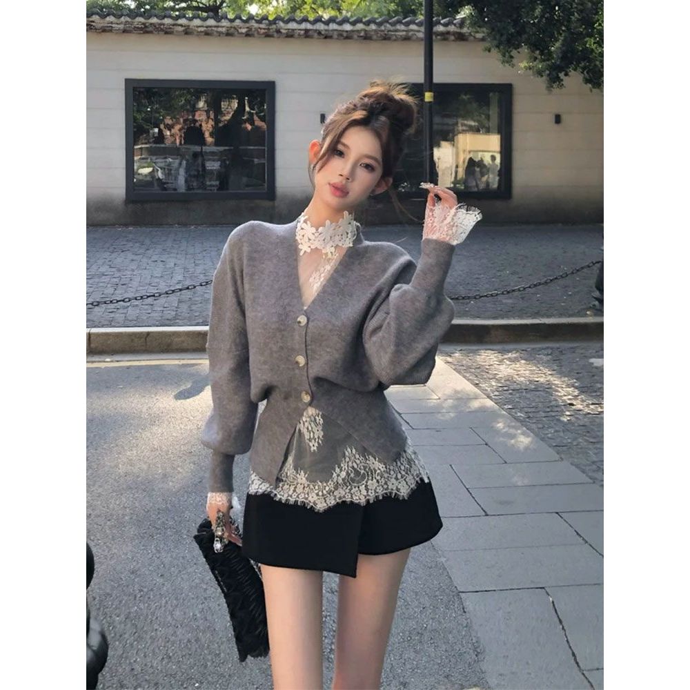 【轻寻觅秋】法式温柔风时尚V领高级针织衫上衣+蕾丝打底两件套