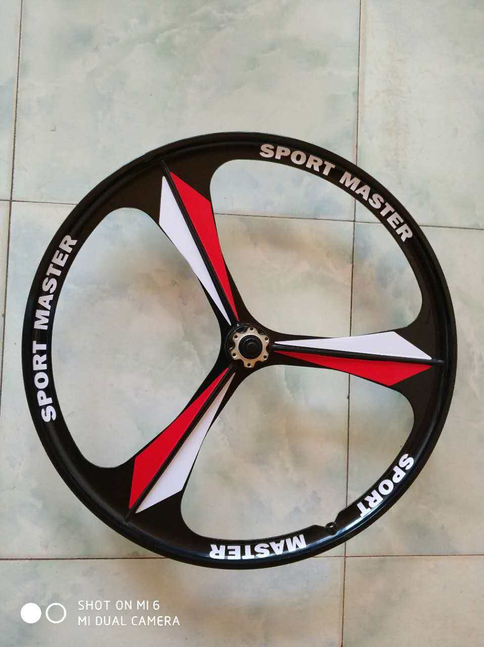 新品 26寸三刀优质培林中轴旋飞 山地自行车一体轮组轮毂 碟刹