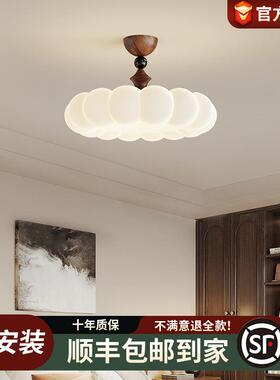 儿童法式中古奶油风卧室灯吸顶灯复古创意羽毛滚塑吊灯主卧房间灯