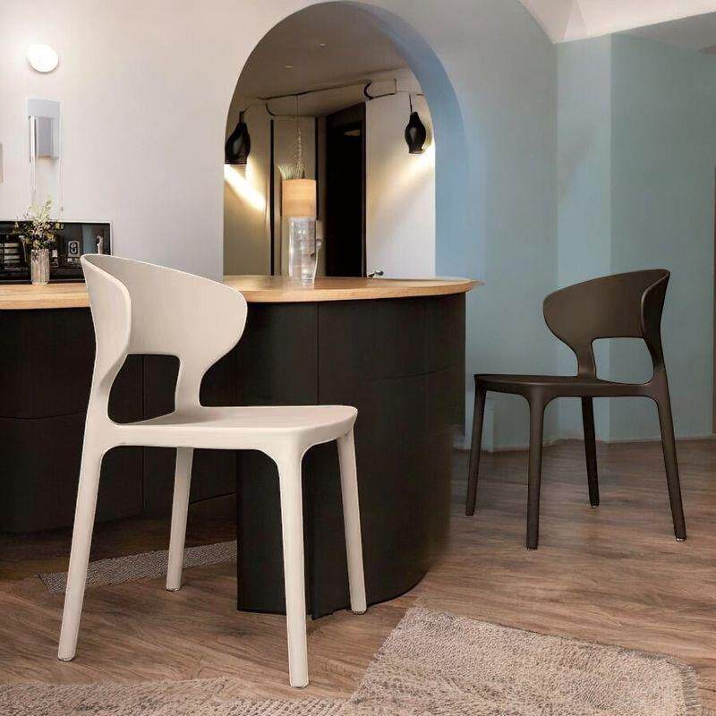 家用塑料椅子现代简约餐桌椅加厚塑料牛角椅北约休闲靠背椅洽谈椅