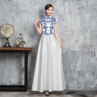新款礼仪小姐颁奖迎宾服青花瓷旗袍演出服学生礼仪队服白色礼仪服