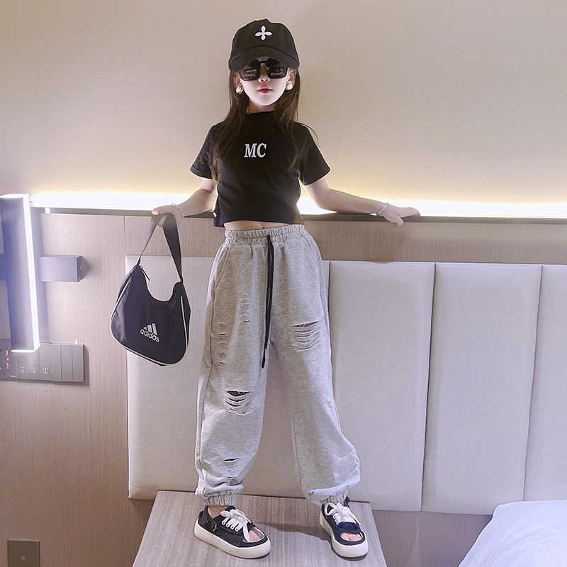 女童套装夏季2022新款韩版女大童短袖T桖宽松破洞裤休闲两件套潮