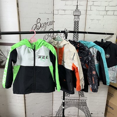 撤柜儿童风衣夹克春季新款防泼水连帽男女童薄款单层冲锋衣外套