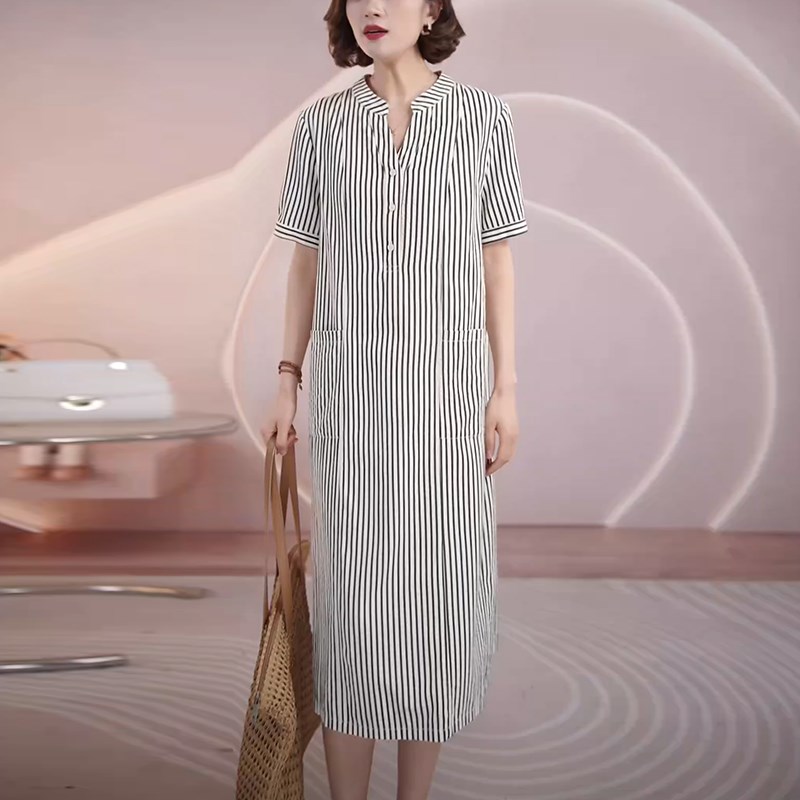 条纹连衣裙女夏2025新款年轻妈妈洋气休闲高级感气质宽松直筒裙子