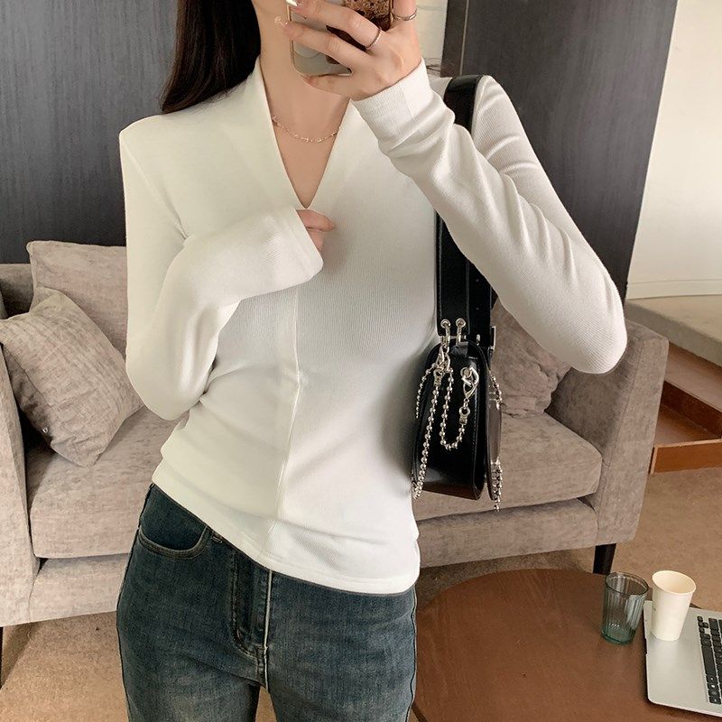2024秋冬高级感V领内搭打底衫女长袖洋气修身百搭白色t恤黑色上衣