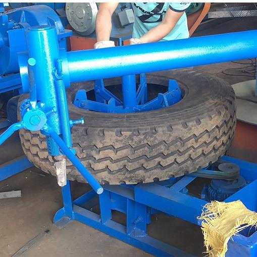 小汽车轮胎打胶分块磨粉机全套时产500kg轮胎切条粉碎筛选设备