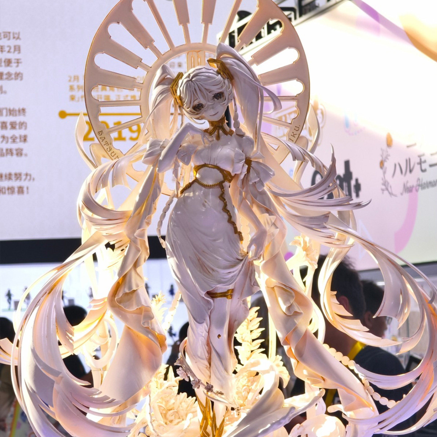 初音未来手办feat米山舞华丽长裙