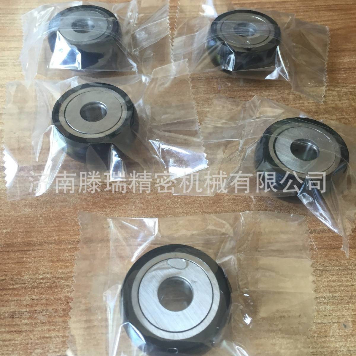 NAUTR12  聚氨酯包覆滚子轴承随动器 NAUGFR8