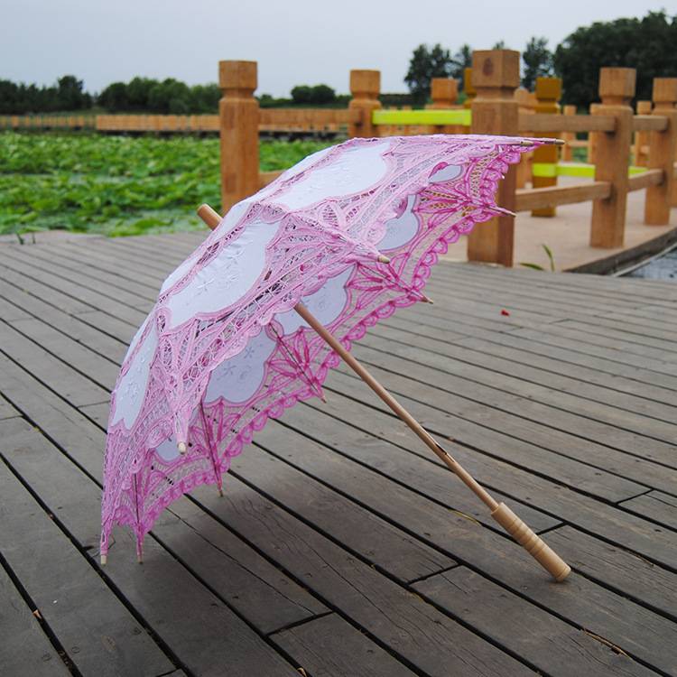 工艺花边蕾丝钩花棉布绣花伞 晴雨遮阳婚礼装饰吊装白带丽木柄伞