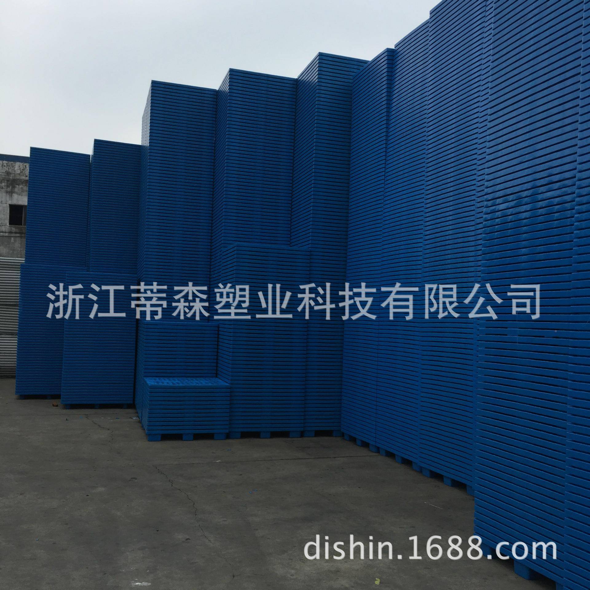 成都绵阳德阳16盘14栈板1DFA600双*140托0塑料托盘网格面大型叉车