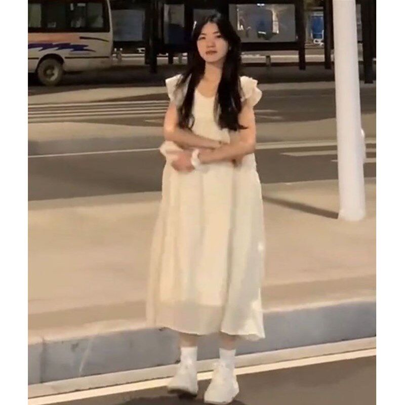 时尚温柔甜美小飞袖气质A字连衣裙夏季小个子宽松初恋小白长裙女