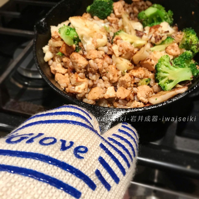 岩井成器 五指烤箱烘焙隔热手套 加厚硅胶微波炉防烫手套 出口向