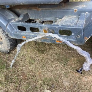 新源挖掘机新款 把手配件安全护栏 C75驾驶室右侧工具箱扶手整体式