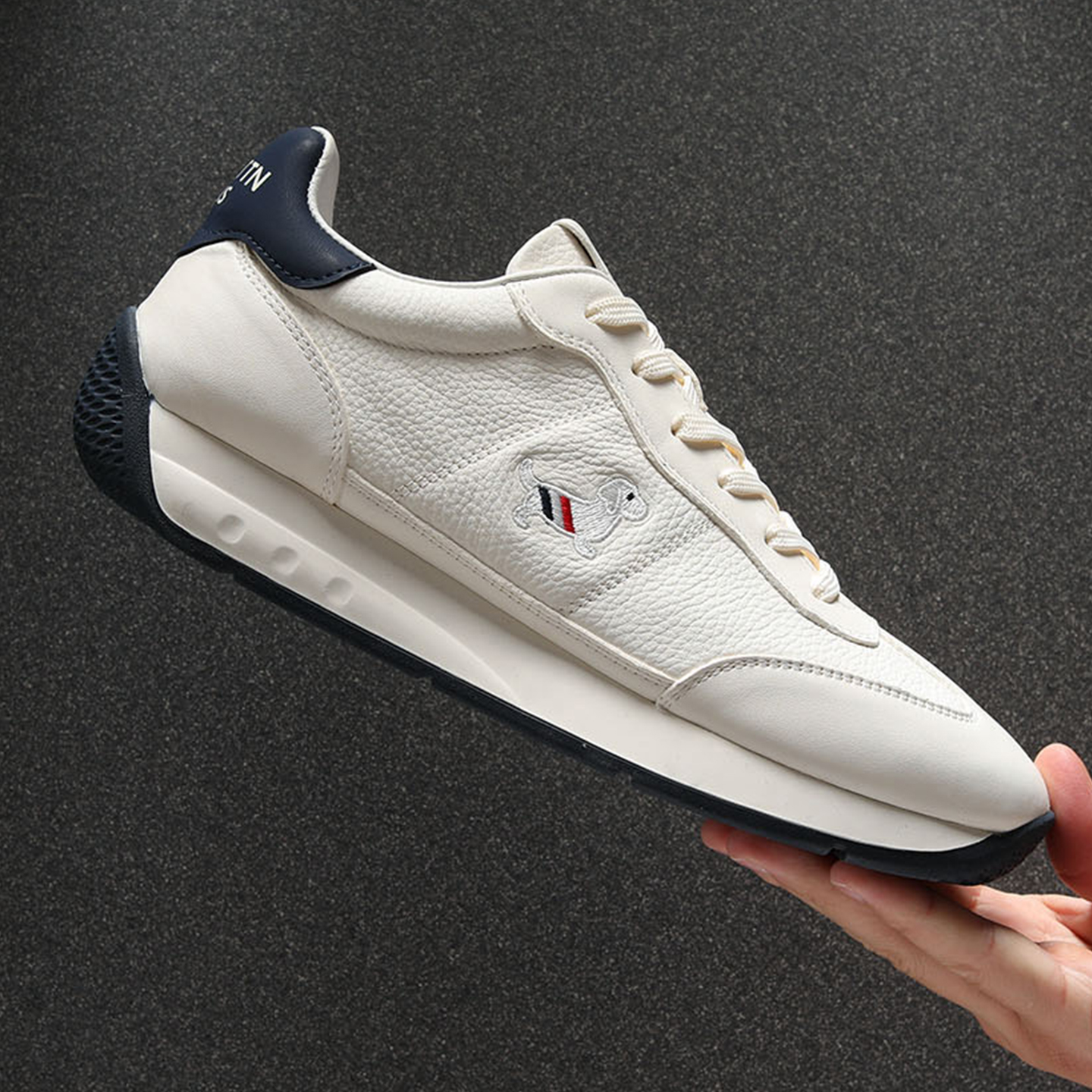 男鞋秋季新款时尚百搭休闲鞋男士真皮小白鞋轻便软底德训阿甘鞋男