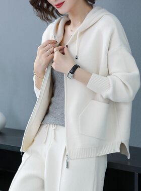 短款外套女上衣秋冬2021新款百搭韩版宽松外穿加厚双面羊绒卫衣