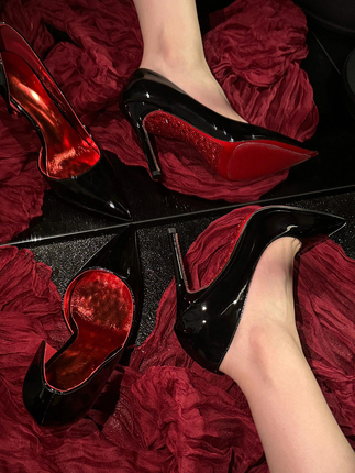 Sheepskin Version~ French Pointed-Toe Red-Soled Rhinestone High Heels for Women, Stiletto Heels, Soft Leather, Elegant and Mature Style, Comfortable Shoes That Don'T Tire the Feet