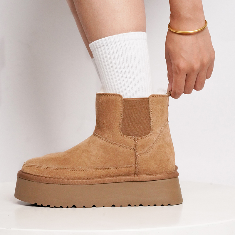 冬季新款雪地靴女厚底加绒防滑防水切尔西短筒棉鞋羊皮毛一体桑坡