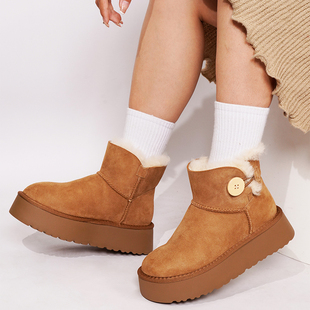 桑坡雪地靴女加绒加厚防滑木扣短筒靴羊皮毛一体防水棉鞋冬季新款