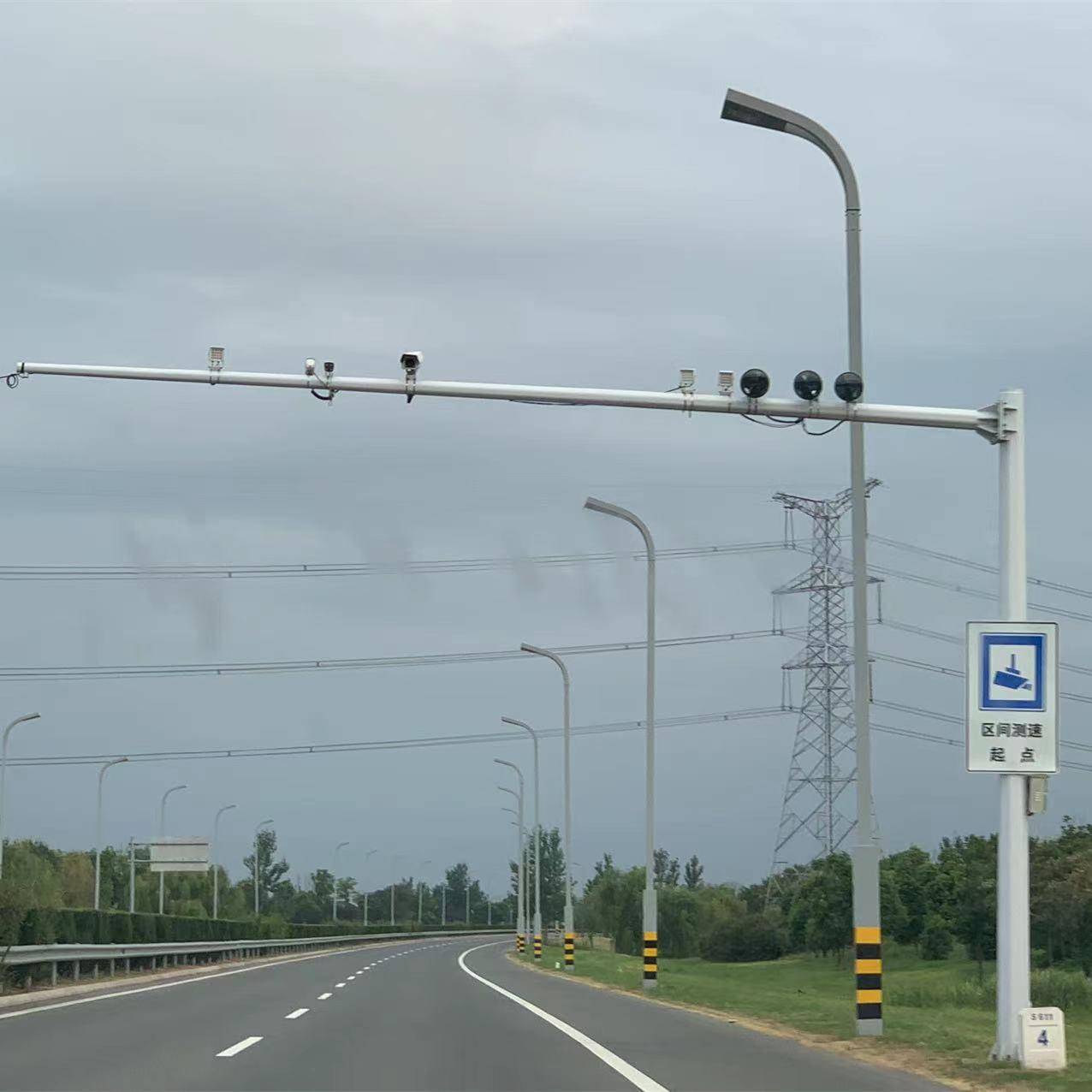 多功能合杆综合杆件交通安全标志共杆红绿灯信号杆多杆合一