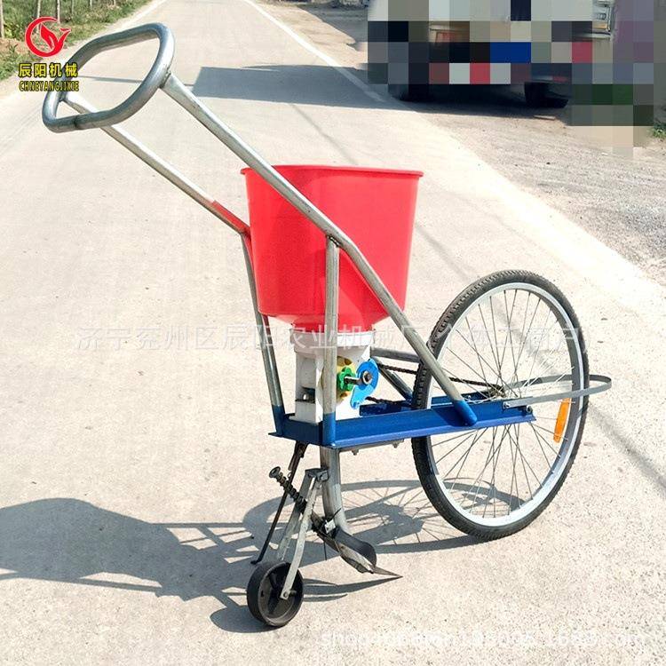 新款手推式撒肥车米小型撒肥机力玉田间UIG施肥器草人坪施肥器
