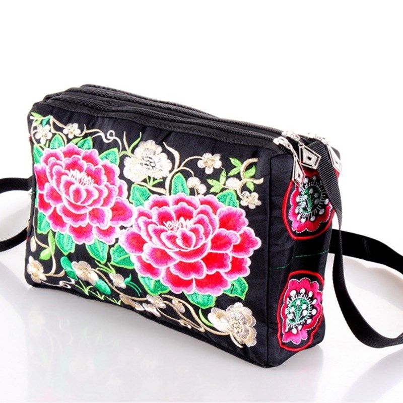 新款民族风绣花斜挎包   女士刺绣加大三拉链布包,箱包皮具/热销女包/男包,通用款女包,淘宝优惠券,粉丝福利购,淘宝优惠卷