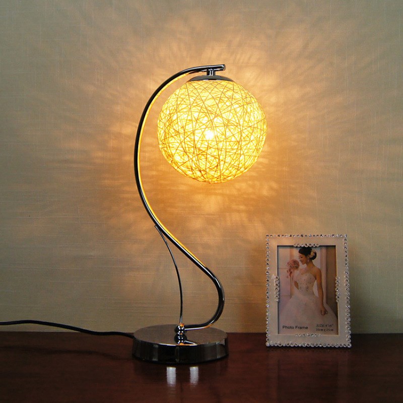 台灯创意简约g现代网红灯书房卧室灯饰结婚玻璃温馨婚房台风床头