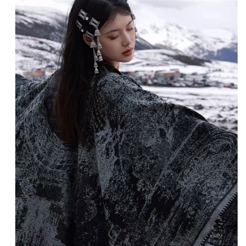 大西北新疆e云南拍照夏披肩女川西旅游异域风斗篷西藏拉萨穿搭披